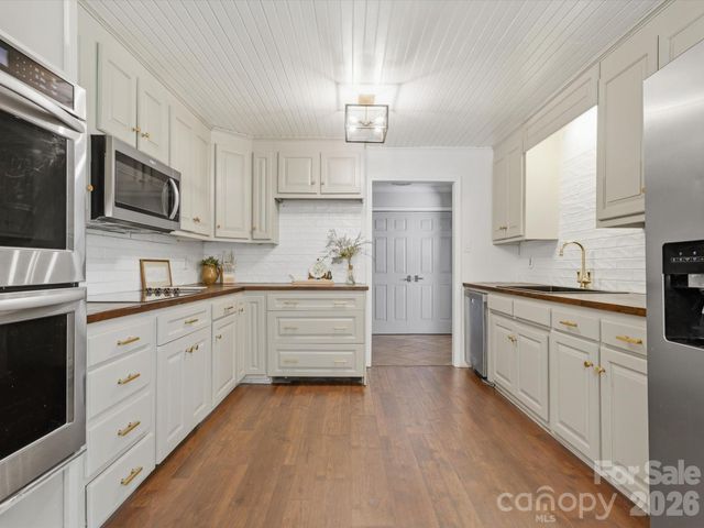 117 Club View Drive, Cherryville, NC 28021