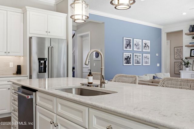 463 FRESHWATER Drive, St. Johns, FL 32259