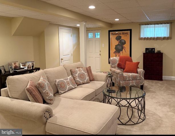 552 CUSTIS RD, Glenside, PA 19038