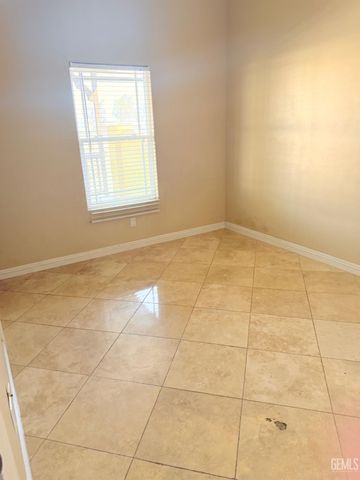 6328 Sugarloaf Lane, Bakersfield, CA 93307