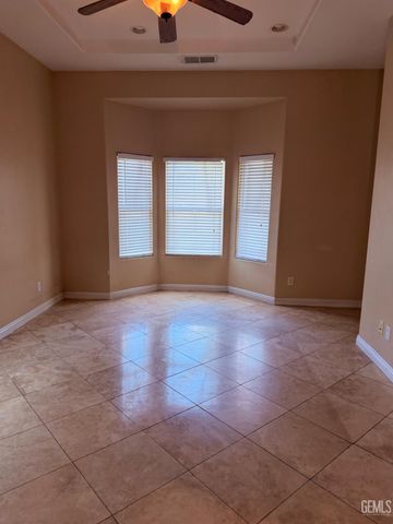 6328 Sugarloaf Lane, Bakersfield, CA 93307