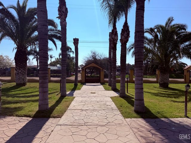 6328 Sugarloaf Lane, Bakersfield, CA 93307