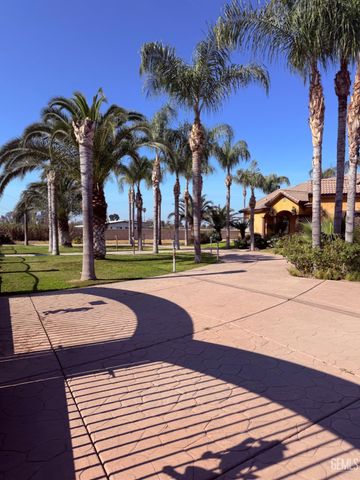 6328 Sugarloaf Lane, Bakersfield, CA 93307