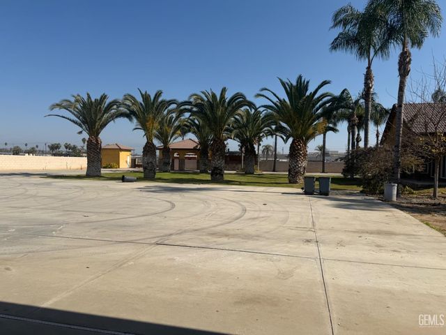 6328 Sugarloaf Lane, Bakersfield, CA 93307