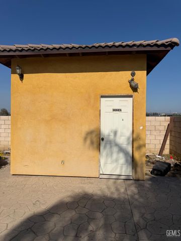 6328 Sugarloaf Lane, Bakersfield, CA 93307