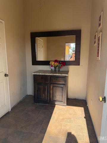 6328 Sugarloaf Lane, Bakersfield, CA 93307