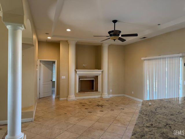 6328 Sugarloaf Lane, Bakersfield, CA 93307