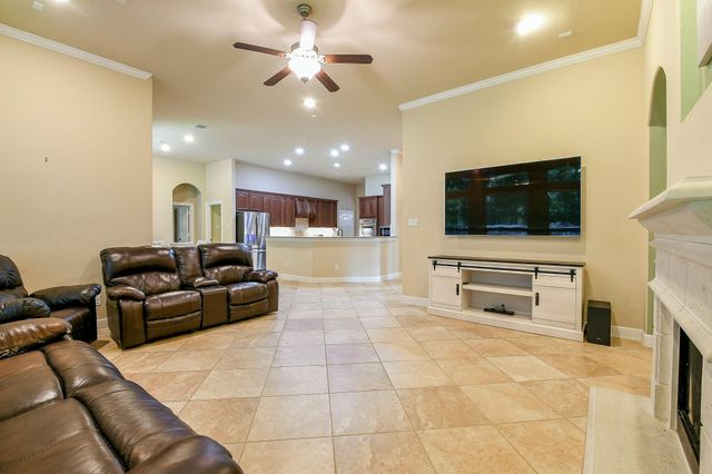 17118 Saddle Mountain Lane, Humble, TX 77346