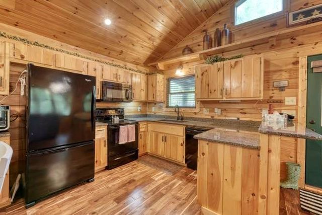 130 Coopers Ridge Road, Murphy, NC 28906