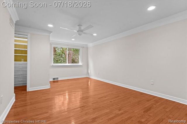 1153 Kirts Boulevard A, Troy, MI 48084
