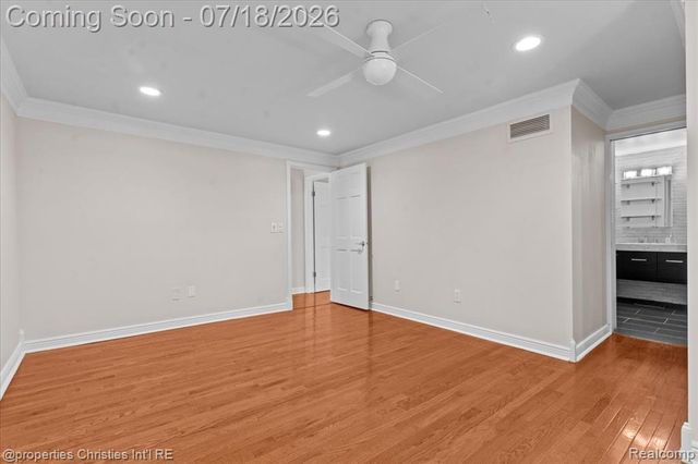 1153 Kirts Boulevard A, Troy, MI 48084