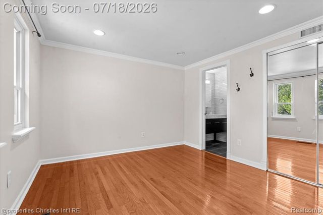 1153 Kirts Boulevard A, Troy, MI 48084