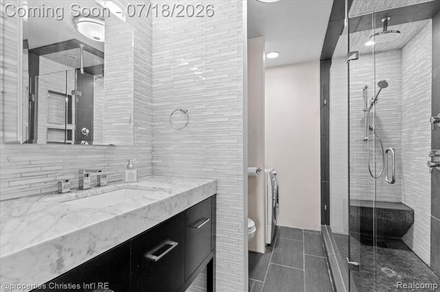 1153 Kirts Boulevard A, Troy, MI 48084