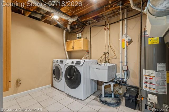 1153 Kirts Boulevard A, Troy, MI 48084