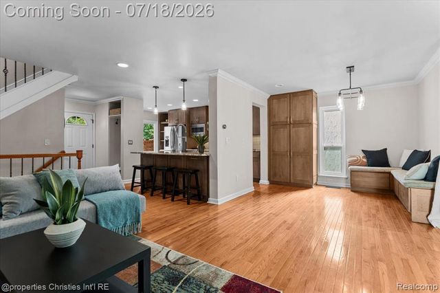 1153 Kirts Boulevard A, Troy, MI 48084