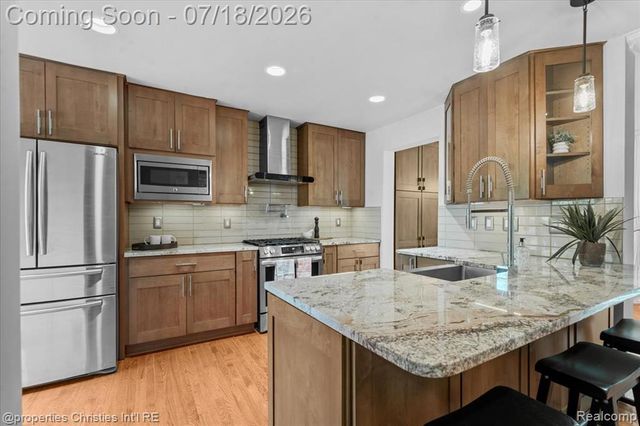 1153 Kirts Boulevard A, Troy, MI 48084