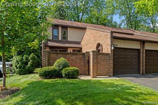1153 Kirts Boulevard A, Troy, MI 48084