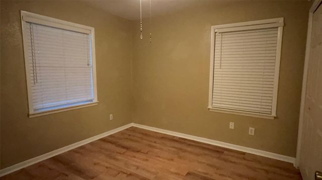 105 Chestnut Street, Lake Jackson, TX 77566