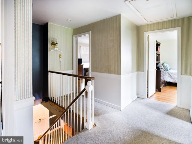 305 CONTINENTAL DR, Paoli, PA 19301
