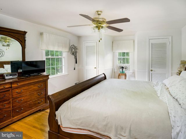 305 CONTINENTAL DR, Paoli, PA 19301