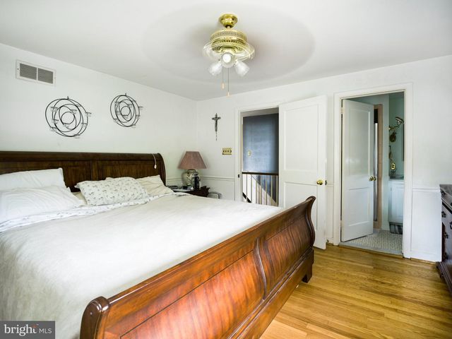305 CONTINENTAL DR, Paoli, PA 19301