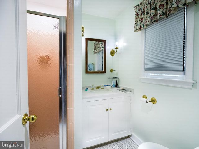 305 CONTINENTAL DR, Paoli, PA 19301