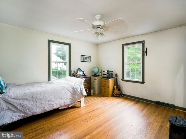 305 CONTINENTAL DR, Paoli, PA 19301