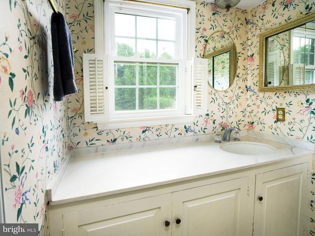 305 CONTINENTAL DR, Paoli, PA 19301