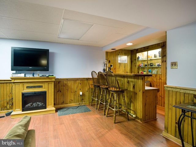 305 CONTINENTAL DR, Paoli, PA 19301