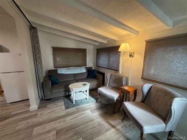 15 Whalers Path, Baiting Hollow, NY 11933