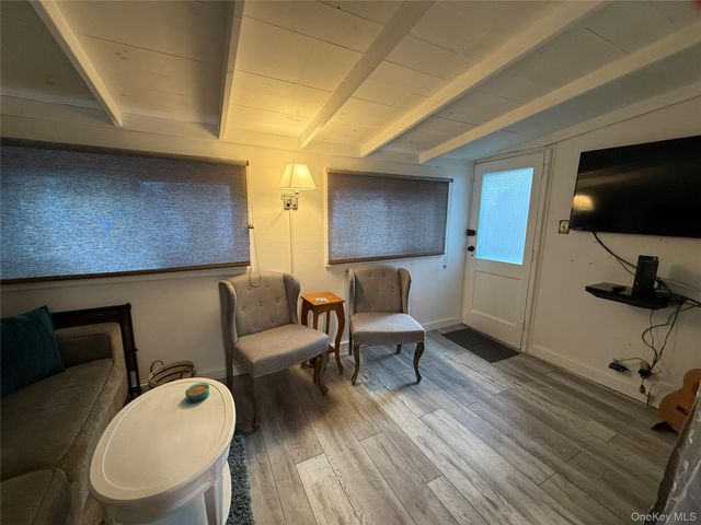 15 Whalers Path, Baiting Hollow, NY 11933