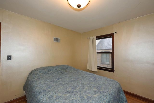 447 E Waterford AVENUE, Milwaukee, WI 53207