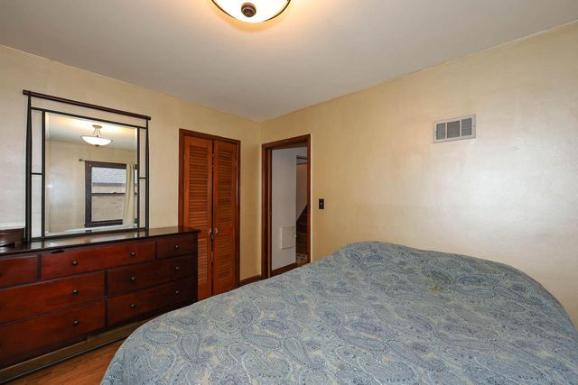 447 E Waterford AVENUE, Milwaukee, WI 53207