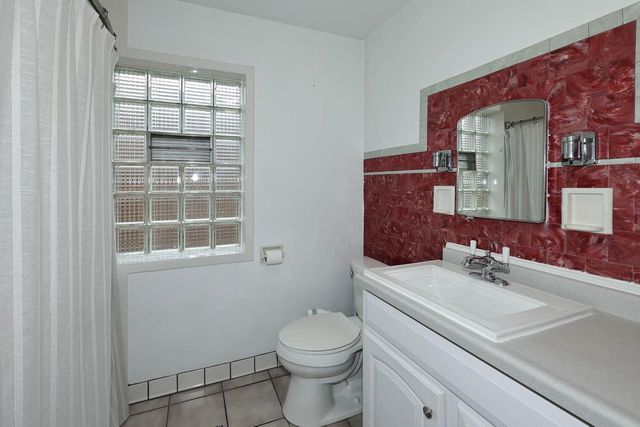 447 E Waterford AVENUE, Milwaukee, WI 53207