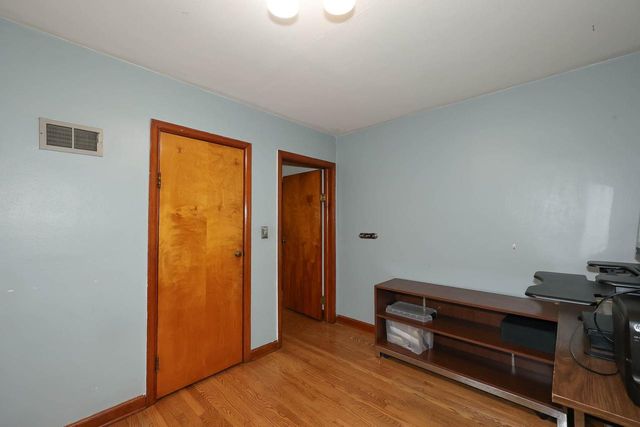 447 E Waterford AVENUE, Milwaukee, WI 53207