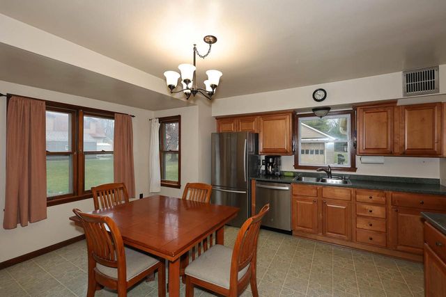 447 E Waterford AVENUE, Milwaukee, WI 53207