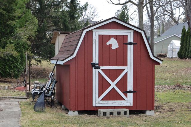 447 E Waterford AVENUE, Milwaukee, WI 53207