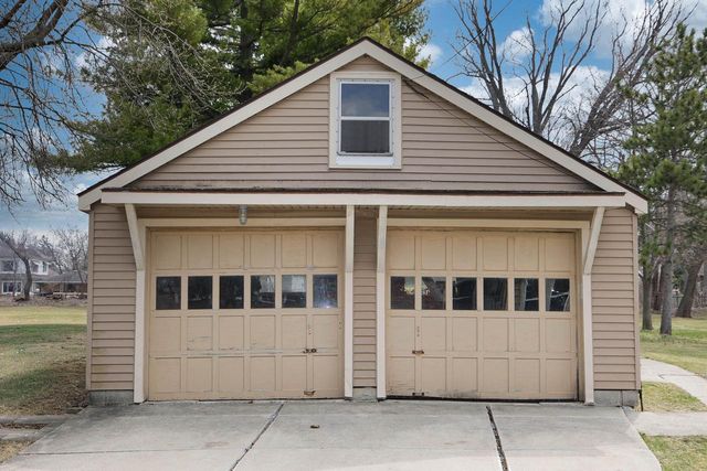 447 E Waterford AVENUE, Milwaukee, WI 53207