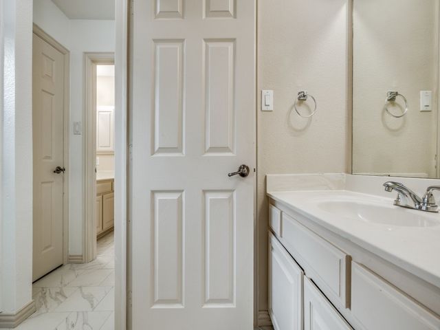 2328 Harrisburg Lane, Plano, TX 75025