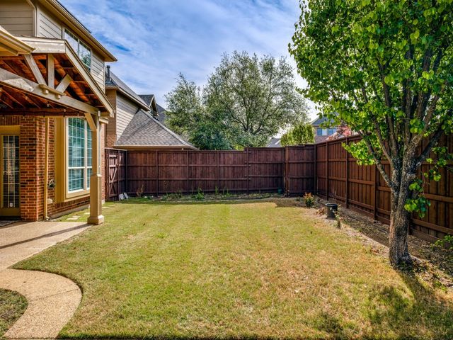 2328 Harrisburg Lane, Plano, TX 75025