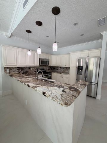 10114 HUNT CLUB Lane, Palm Beach Gardens, FL 33418