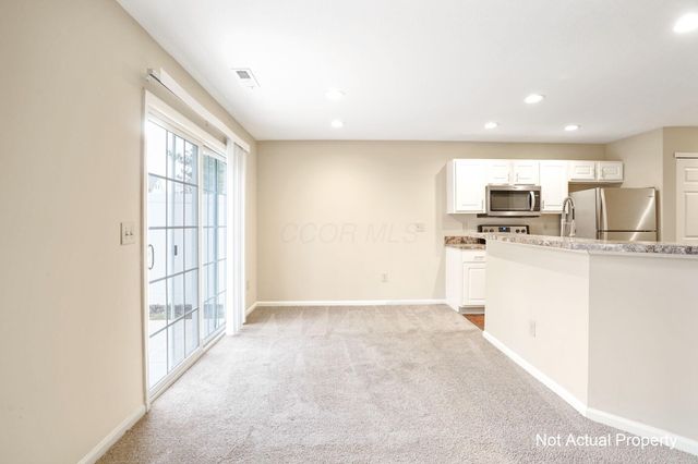 5002 Stratford Pine Lane, Dublin, OH 43016