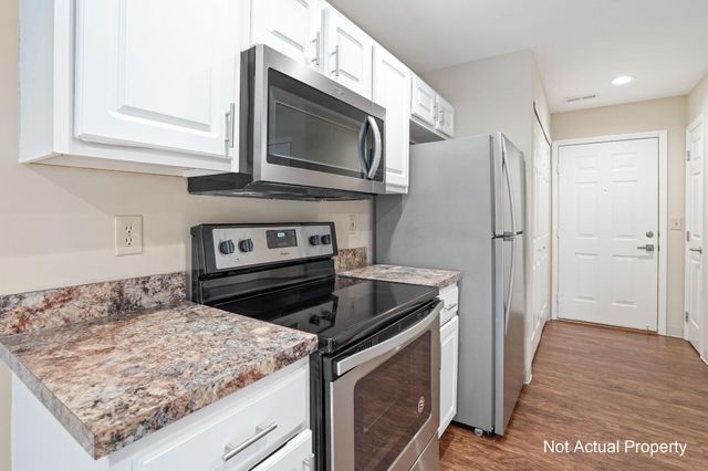 5002 Stratford Pine Lane, Dublin, OH 43016