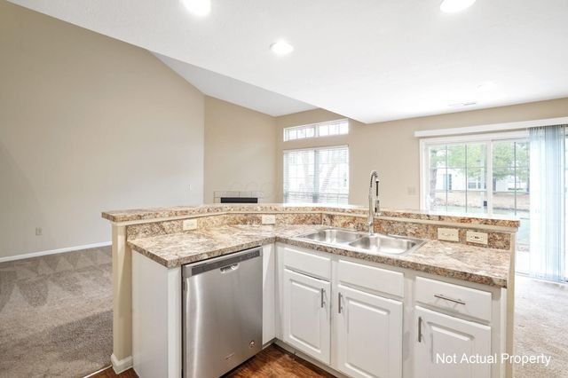 5002 Stratford Pine Lane, Dublin, OH 43016