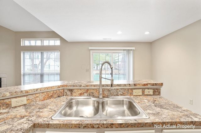 5002 Stratford Pine Lane, Dublin, OH 43016