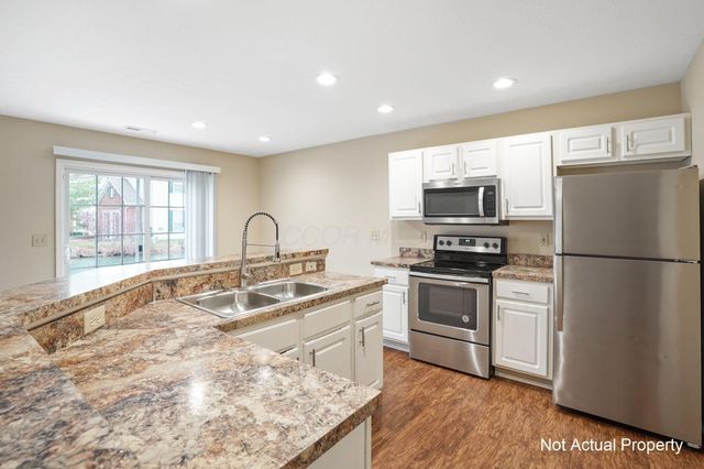 5002 Stratford Pine Lane, Dublin, OH 43016
