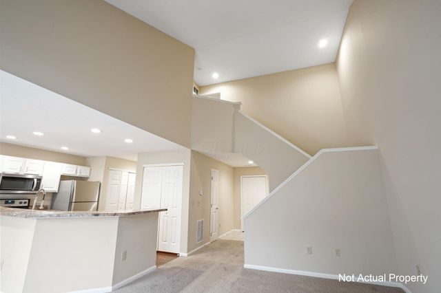 5002 Stratford Pine Lane, Dublin, OH 43016