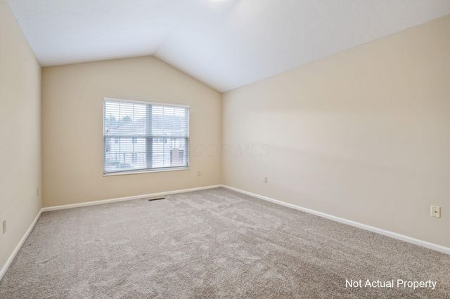 5002 Stratford Pine Lane, Dublin, OH 43016