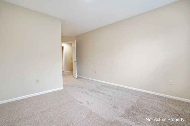 5002 Stratford Pine Lane, Dublin, OH 43016