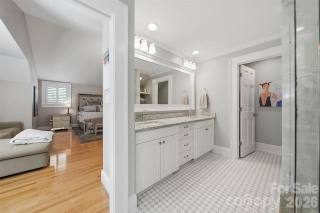 1013 14th Avenue Drive NW, Hickory, NC 28601